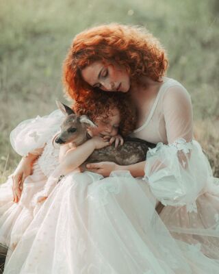 One of my fav photoshootings I’ve done when connecting animals with people 🦌 Look at emotions here.. They are so adorable! 

Photo by @jovanarikalo 
Models @helenizam_i_renesansa @vacca_dunja 

#photoshootideas #photography #creativephotoshoot #art #portraitphotography #dreamyphotoshoot #canonphotography