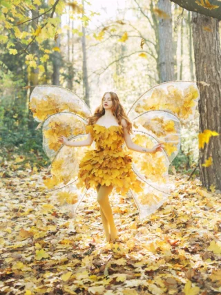 The story behind these wings:
I wanted a pair of wings I could transform—filling them with different elements depending on the season and the feeling I want to express. In spring, I fill them with flowers; this fall, with golden leaves. They’re made of transparent material, yet they look full and alive the moment you give them a story.

And the same goes for your art.
If you want to color your creations with elements, think about how you can elevate them, not just use them. Your vision is what brings them to life. 📸

Photography @jovanarikalo 
Model @tijanawolf 
Dress decor @tandrbal 
Wings @noakuf 

More of my work you can find at 👇🏻 
www.jovanarikalo.com 

#FineArtPhotography #CreativePhotography
#PhotoshootIdeas #PhotographyInspiration
#photographyisart #madewithcc