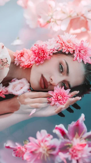 What if I told you this was created inside a small pool? 💦 Online Masterclass is on discount for Valentine’s day If you use coupon code aqualove20 ✨ Link in bio! 

Not a studio.
Not a huge production.

Just a clear idea and intentional setup.
🐟 This course is not about water.

It’s about vision. 👀

How you define the mood.
How you build layers.
How you place elements so everything works together.
How to transform something simple into something magical.

🎩 You can recreate this style without water.

You can use fabric, flowers, smoke, textures — the principle is the same.
It’s about thinking bigger than your budget.

And that’s exactly what I teach inside this online course. 

🧚🏼‍♀️ If you want to learn how to build powerful portraits from minimal resources — this course will change how you approach your concepts. 

Link in bio. 

#creativephotography #photographycourse #howtophotography #portraitphotography