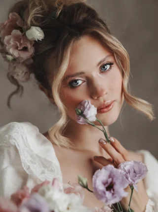🧚🏼‍♀️ This weekend, I had another lovely 1:1 training session — but for the first time, my student wasn’t a photographer, she was a makeup artist!

I was genuinely impressed by how much she invests in her knowledge and education. I truly believe that’s one of the most important things we can do for our creative growth — learn from different people, take a little piece from every experience, and then transform it into something that becomes part of our own work and our own magic.

✨ She was especially interested in lighting, angles, composition, and building a scene, so we created three different setups in the studio.

We worked on portraits with different lighting setups and backgrounds, and finished with a more artistic scene where we brought everything together and added a little bit of magic.

Sharing some of the photographs from our day together with you. 📸

Photos @jovanarikalo 
Model @valeriia_saint 
MUA & hair @studio_lenami 
Lights @nanlite_global 
Dress @selkie use code JOVANARIKALO for a discount 
#creativephotography #dreamyportraits #portraitphotography